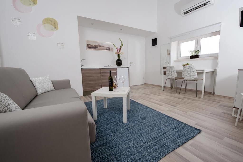 Rooms & Apartments La Casa Di Loreto Rovinj Kültér fotó